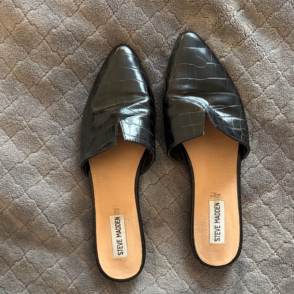 Steve Madden Black Croc Pattern Mules